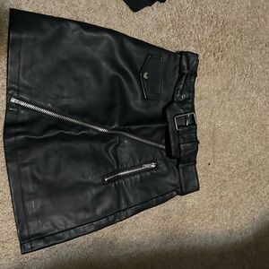 Forever 21 Black Faux Leather Skirt with Zipper Detail